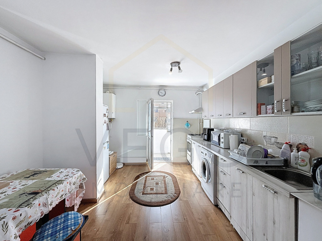 2 camere decomandate, balcon, zona UMF - Zorilor - Gh.Dima