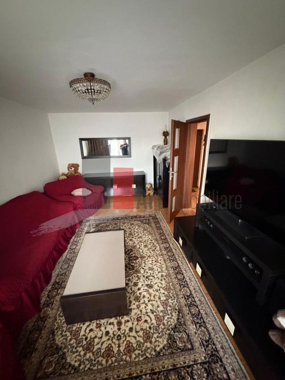 Apartament cu trei camere de vanzare-Crangasi-loc de parcare