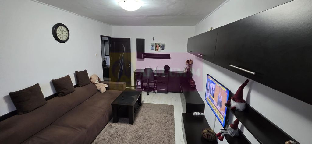 Apartament cu 2 camere de vânzare în Câmpina, zonă Ce...