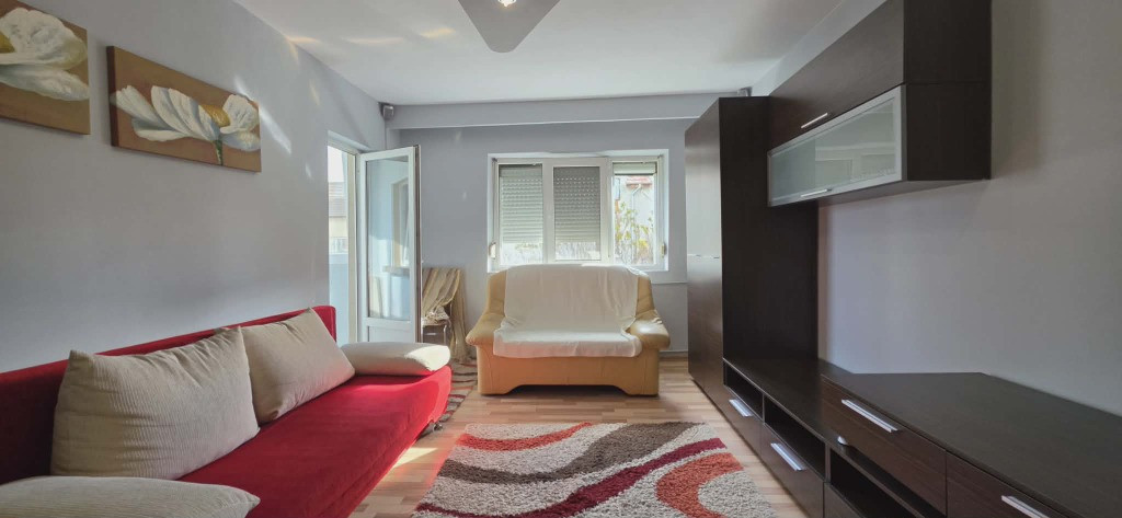 Ap 2 cam. decomandat de închiriat, str. Moldovei