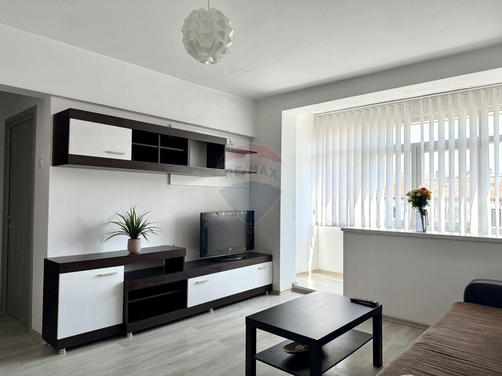 Apartament cu 2 camere de închiriat în centrul Ploieșt...