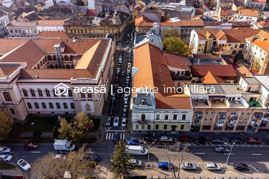 De închiriat spațiu ultracentral, ideal pentru multiple...