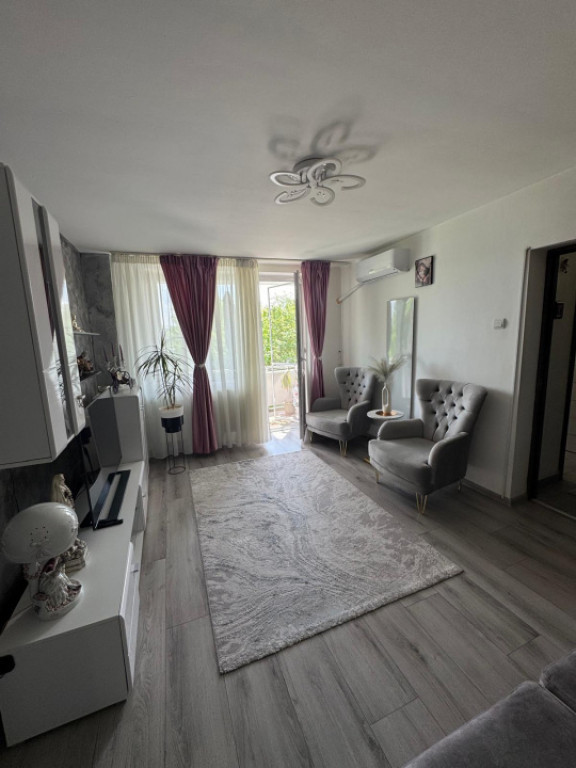 Apartament 3 camere, 66 mp, zona Teatru Colibri