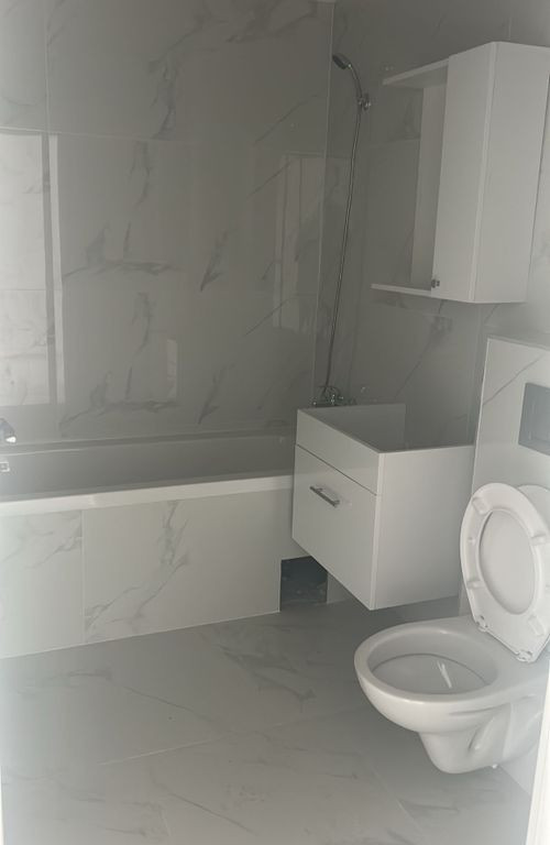 2cam.studio mut.imed/aprox 20min pe jos metrou D. Leonida