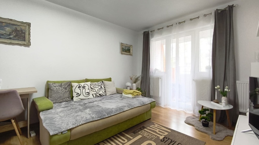 Apartament 2 camere decomandate in Deva, zona Piata Centrala + Boxa