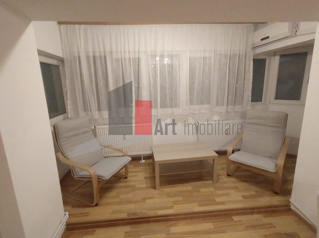 Prima închiriere apartament decomandat 3 camere - Bd. La...