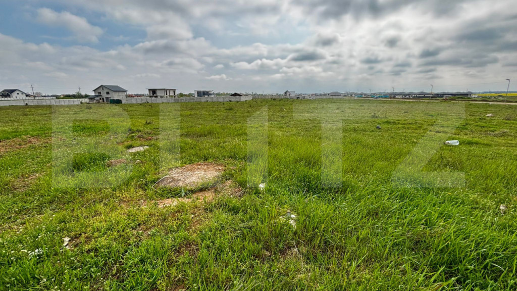 Teren intravilan 1428 mp, deschidere 20 ml, zona Metro, Piel