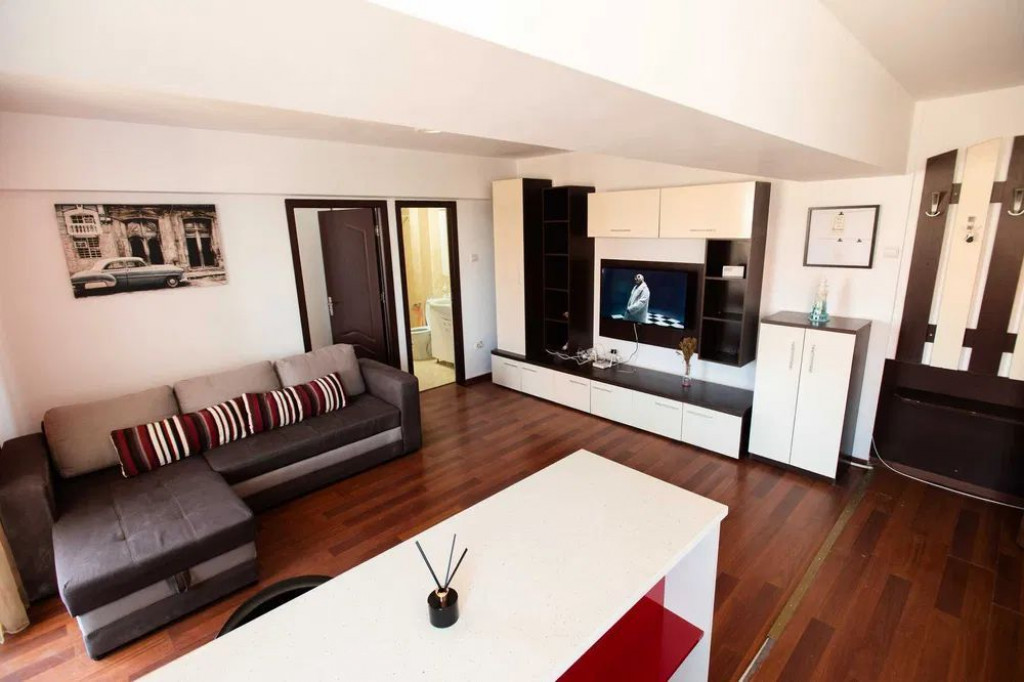 Apartament 2 camere-zona Piata Ovidiu