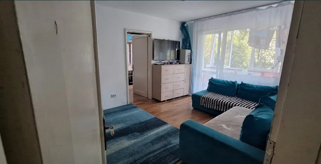 Apartament 2 camere, semidecomandat - zona Astra.