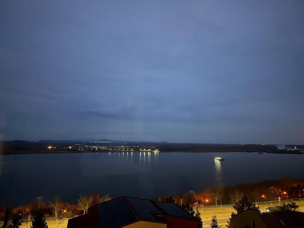 De inchiriat apartament premium cu vedere directă la Dun...