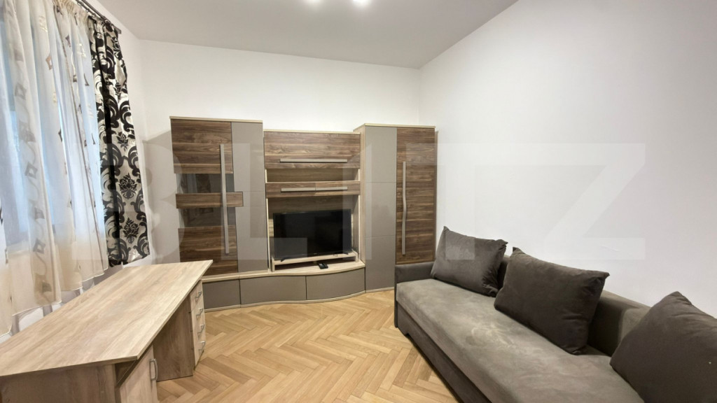 Garsonieră ultracentrală de închiriat – cu terasă, dis