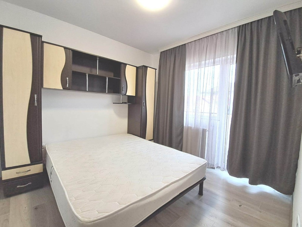 Apartament 2 camere et.3, mobilat, parcare Floresti