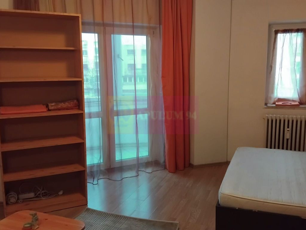 Garsoniera Piata Alba Iulia.