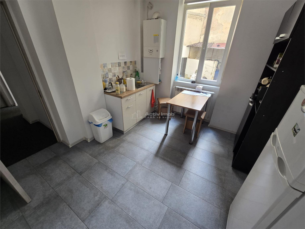 Titan-1 Decembrie 1918-Strada Giurgeni,etaj 4 din 4