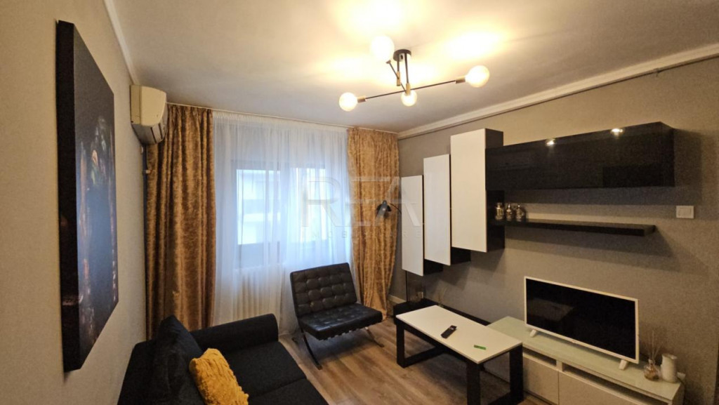 Garsonieră decomandată, renovată, Drumul Taberei