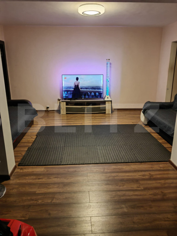 Apartament 3 camere, 80 mp, zona Podu de Piatra