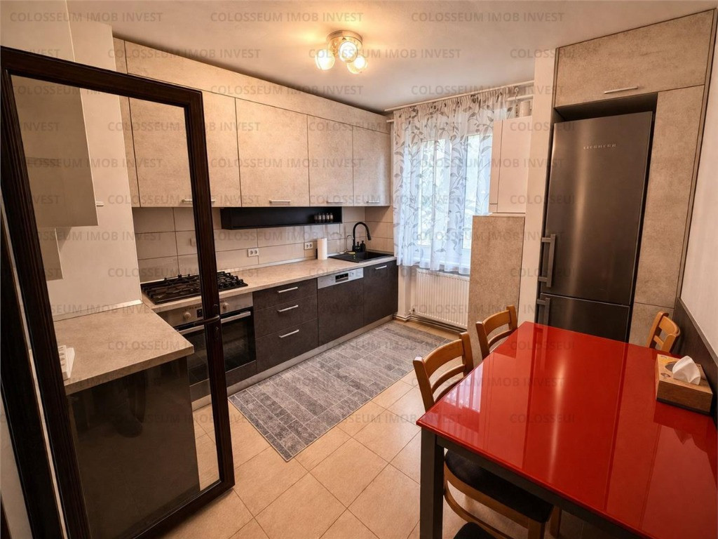 Apartament 4 camere, 2 bai, etaj 1/4, mobilat, utilat, Centrul Civic!