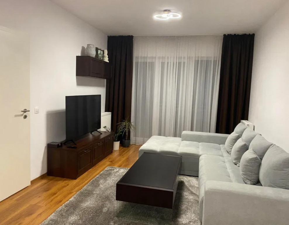 Apartament 2 camere, decomandat - zona Tractorul