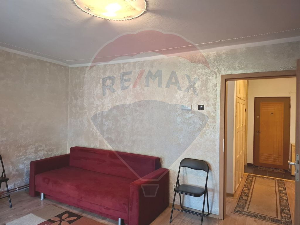 Garsonieră de închiriat, cu centrală termică, zona Vo...