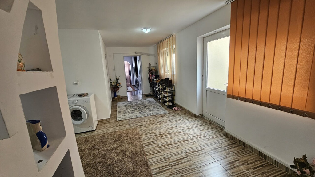 Teren intravilan 10 ha – dezvoltare industrială – DN1