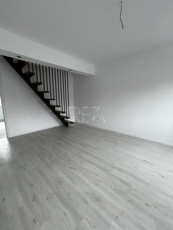 Casa 5 Camere - Varteju