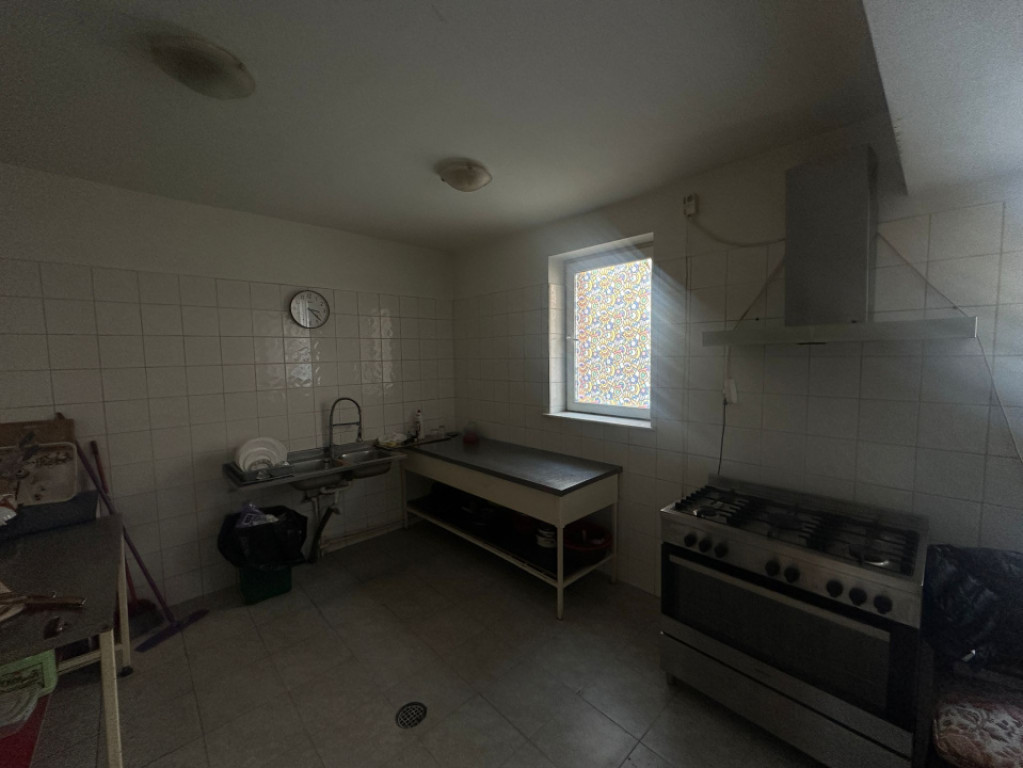 Spatiu comercial destinat pizerie/brutarie/cofetarie