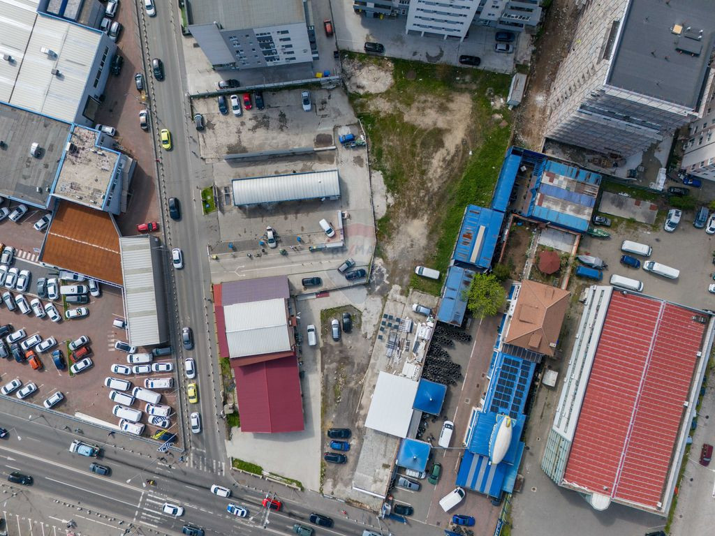 Spațiu comercial de 372 mp parcare 40 locuri + opțiune ...