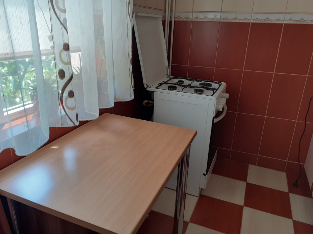 Berceni strada tulnici etaj 2