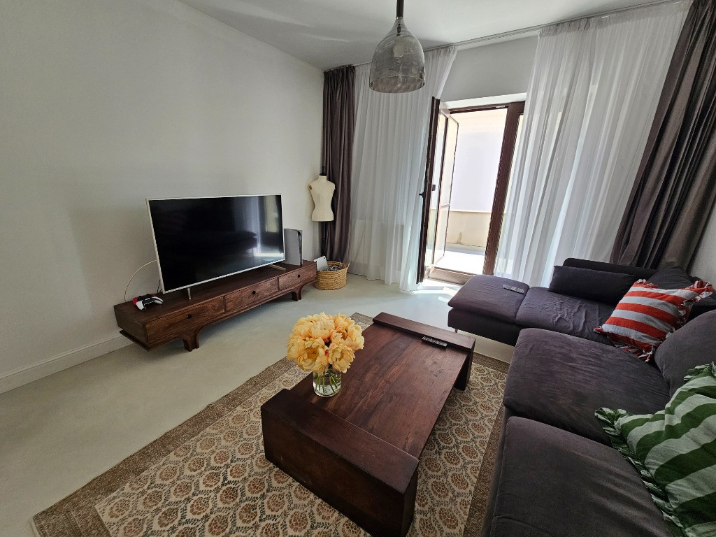 Apartament 3 camere cu terasa 24 mp, Victoriei - Grigore Alexandrescu