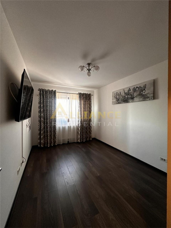Apartament 3 camere , 2 bai ~ Brown Residence