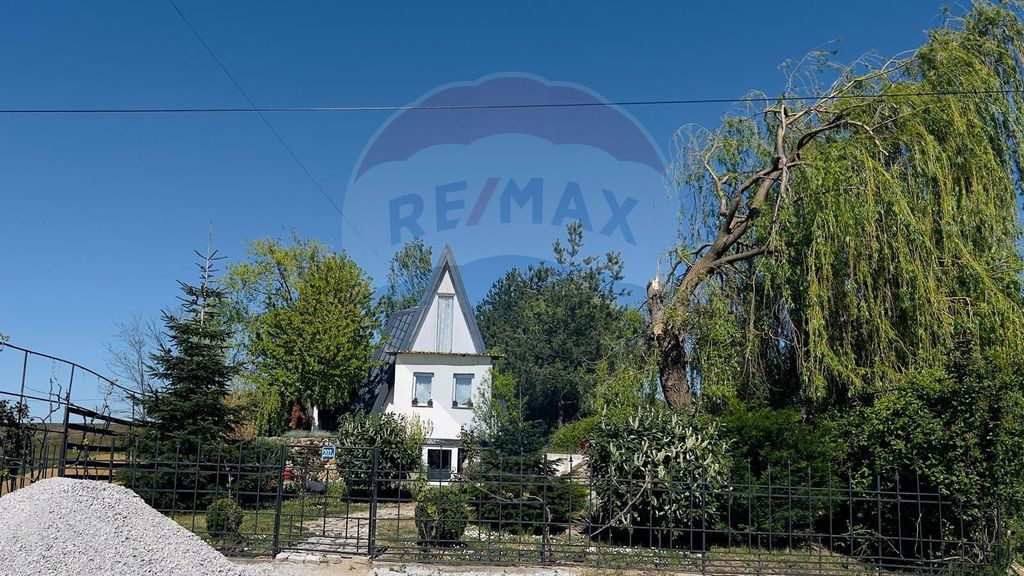 Casă / Vilă cu 4 camere de vânzare