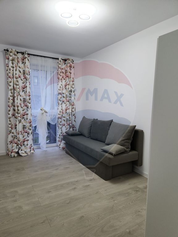 DE INCHIRIAT: Apartament cu 3 camere - Centru Vechi