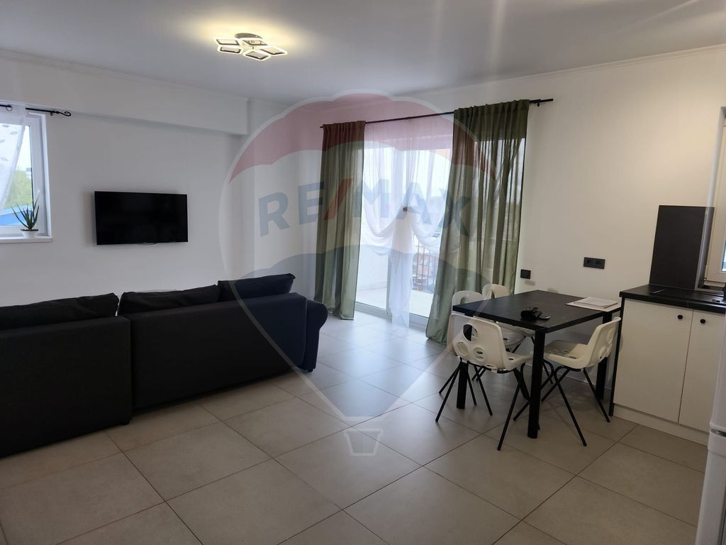 De închiriat: apartament 3 camere, etaj 1 – luminos ș...