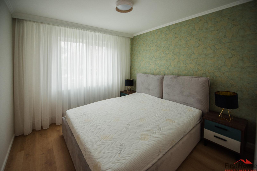 Ap 3 camere, etaj 1, de lux, zona Sud