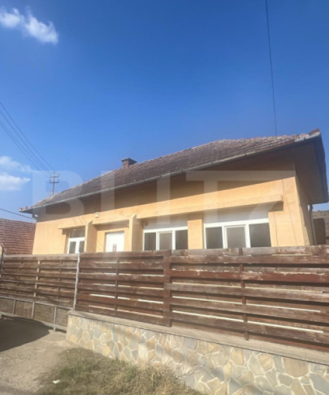 Spațiu comercial amenajat pentru o mică afacere în locali