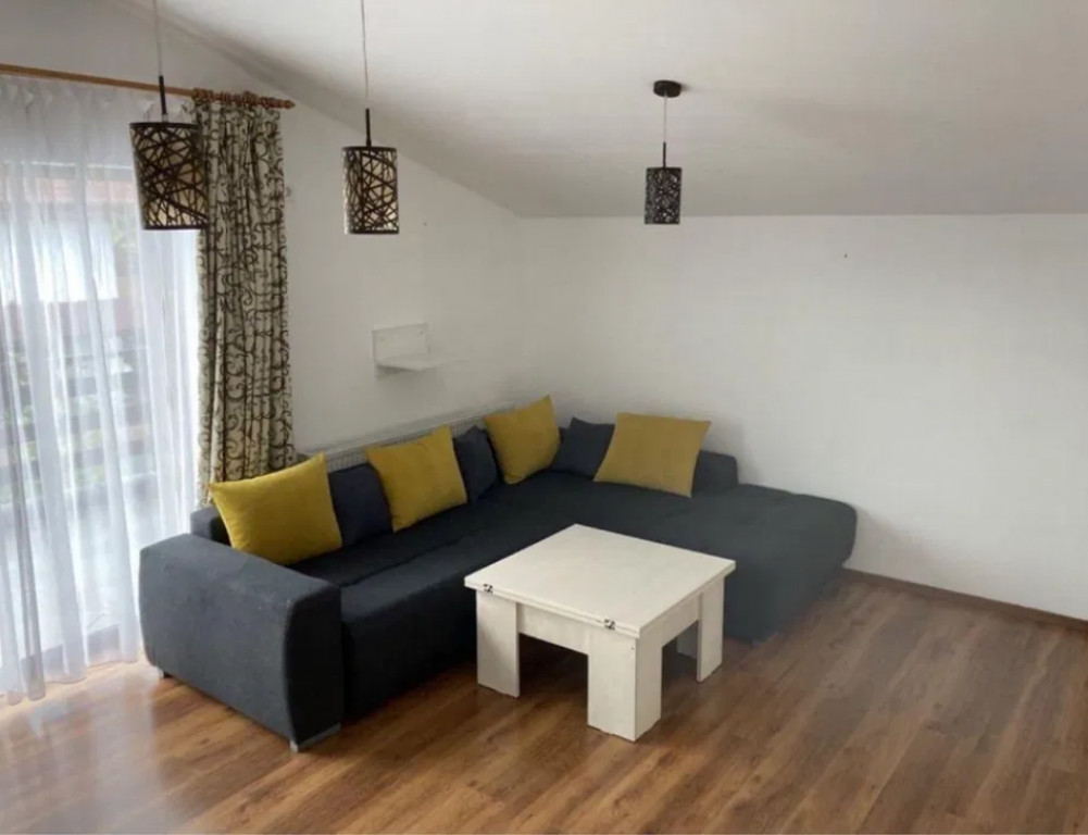 Apartament 2 camere, decomandat - zona Sanpetru