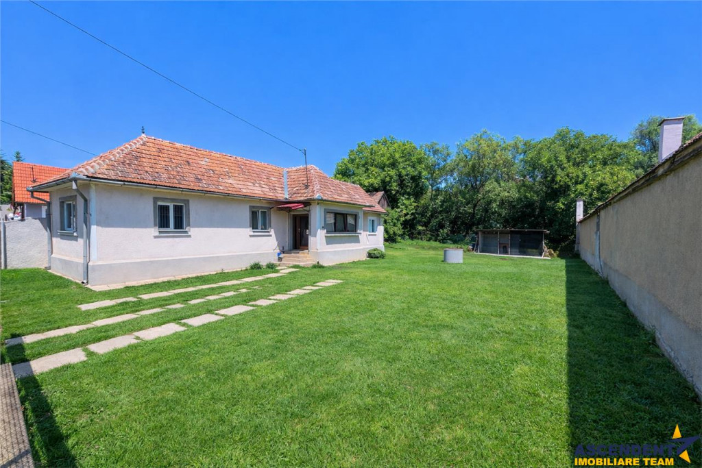 Casă de poveste cu 4 camere în Vâlcele – teren 1700 mp,