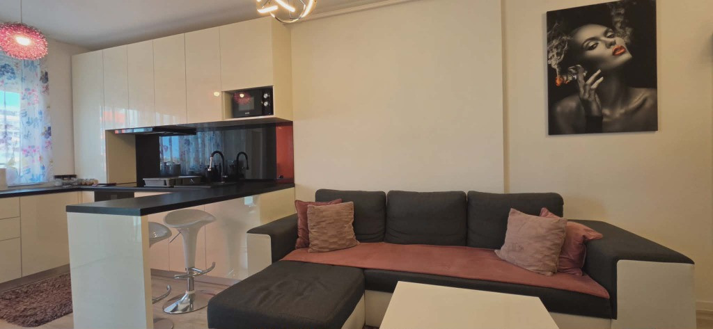 Ap 2 cam de vânzare, str. T. Vladimirescu/Ared