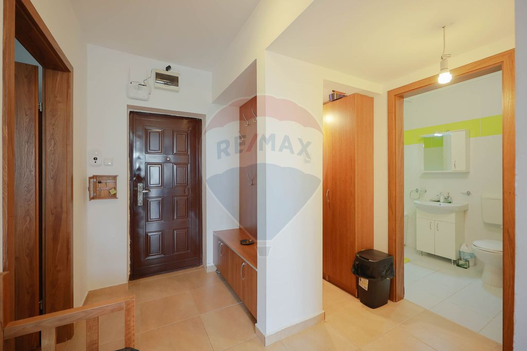Apartament 3 camere, închiriere – Prima Pța Nucetului...