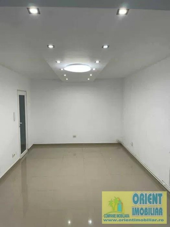 Casa de Cultura, de inchiriat spatiu comercial, parter, gaze