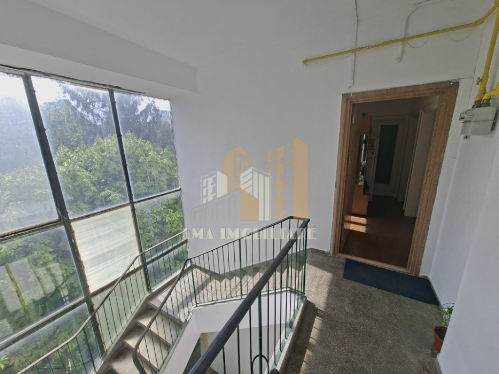 Apartament 2 camere decomandat 9 Mai Brasov Centrul Civic