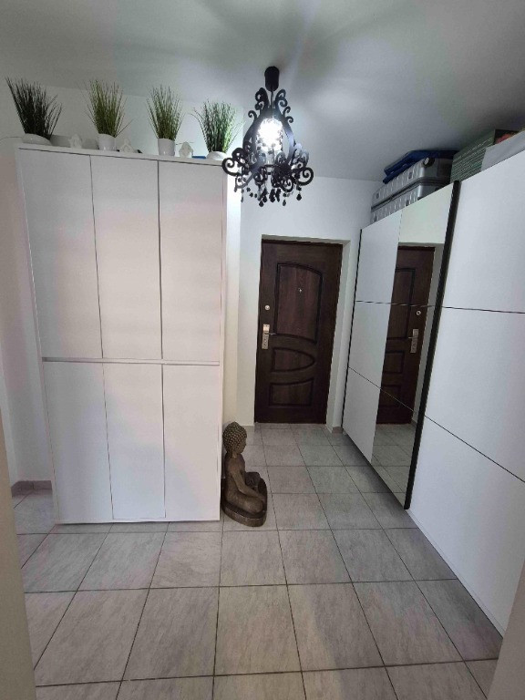 Vând Garsoniera mobilată Est Zonă liniștită, aproape de Brașov