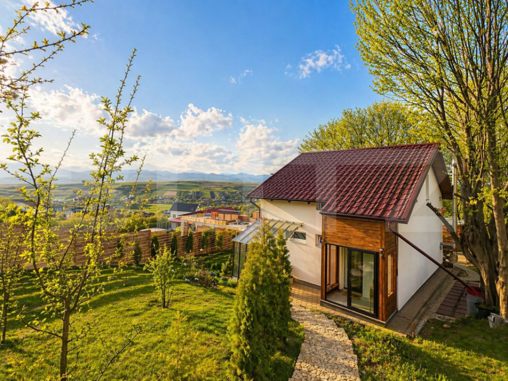 Casă individuală-panoramă superbă, teren 900 mp–liniș