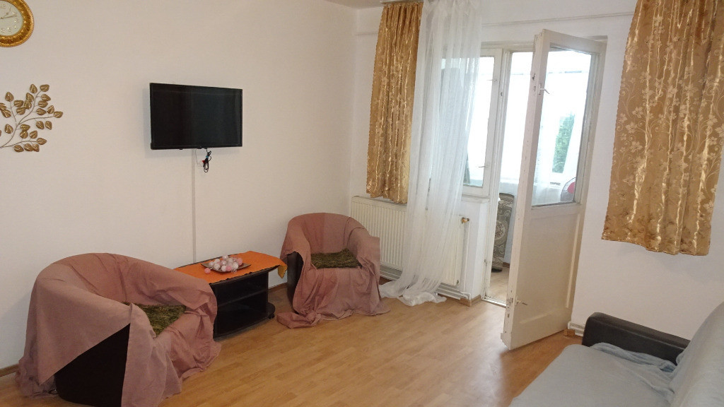 Inchiriez apartament 2 camere in Deva, zona Scarisoara, mobilat