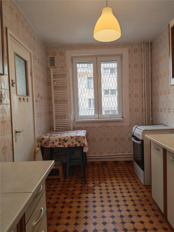 3 cam Militari, Apusului, partial mobilat si partial utilat