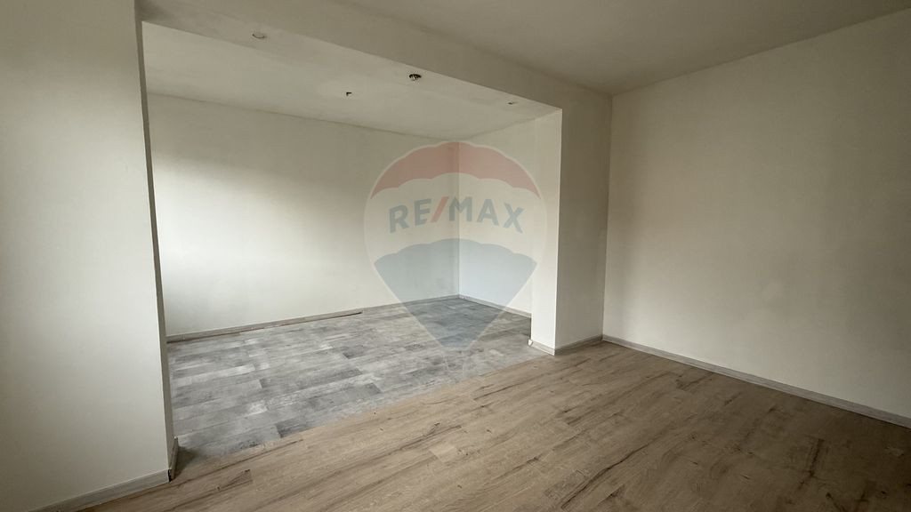 Apartament 2 camere semifinisat – Cartier ISR, Râșnov...