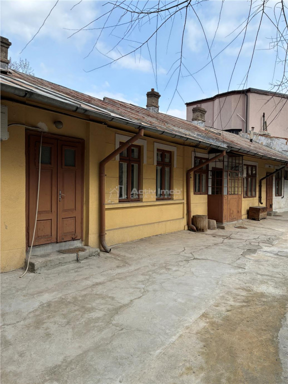 Casa 3 cam zona Armeneasca- Mosilor, str. Toamnei