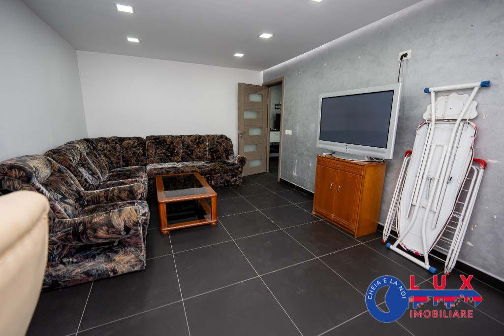 ID 638 Apartament 3 camere – DE INCHIRIAT