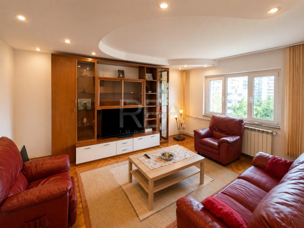 3 camere Unirii decomandat,centrală,parcare,et. 6,an 1995,m