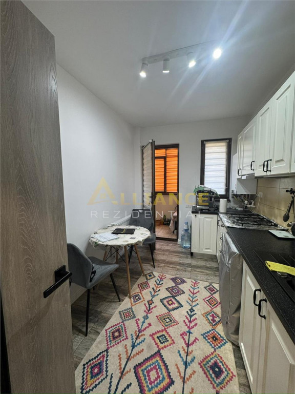 Apartament 3 camere Fermei semi mobilat mutare rapida